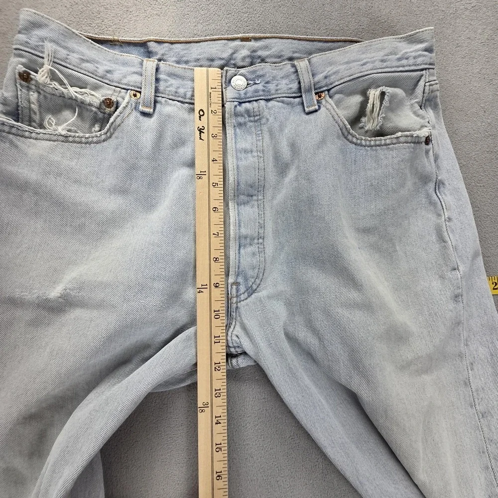 Vintage Levis 501 Jeans Mens Blue Light Wash Made In USA Button Fly Fits 32x32